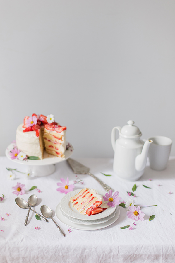 Strawberry layer cake - Carnets Parisiens