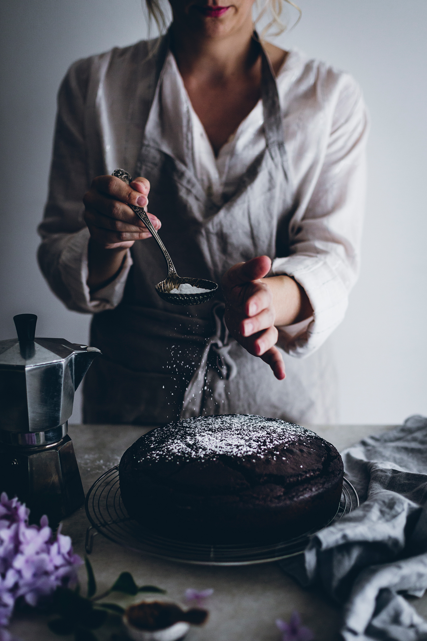 Simple chocolate cake - Carnets Parisiens