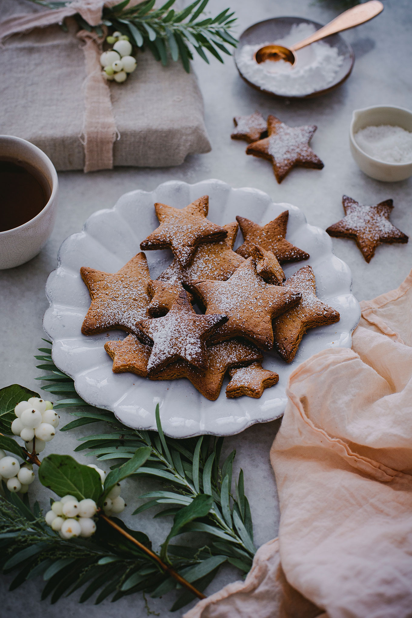 Gingerbread cookies stars crown - Carnets Parisiens