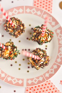 Les pop-corn pops au caramel au beurre salé et au chocolat