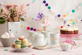 Une douce table pleine de confettis