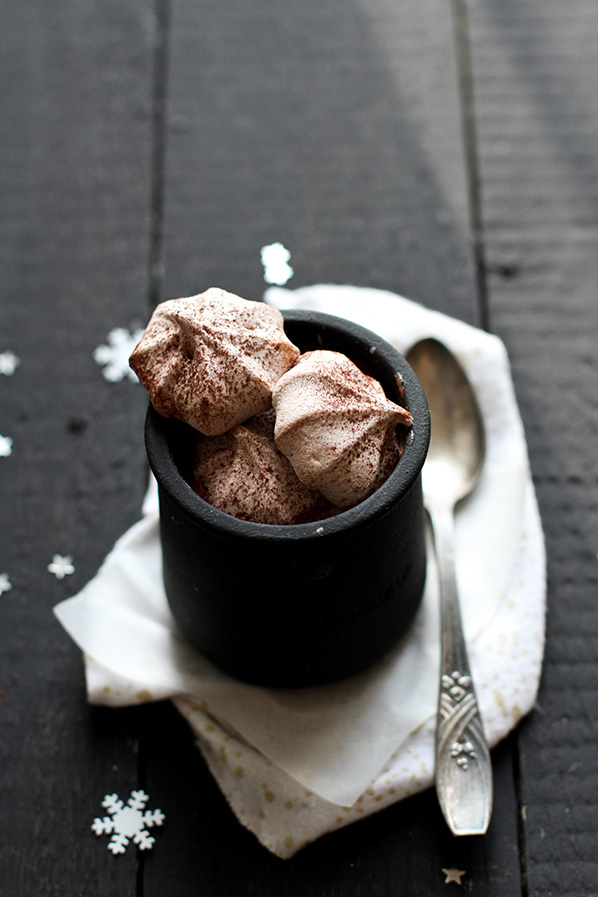 Chocolate and cinnamon meringue