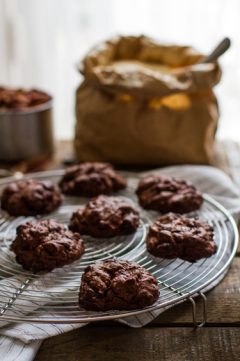 Les outrageous chocolate cookies pécan
