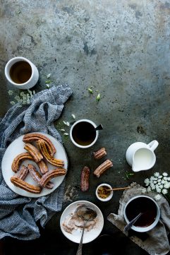 Churros et leur sauce au chocolat