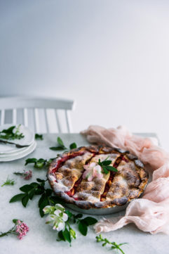 Tourte aux fraises et rhubarbe