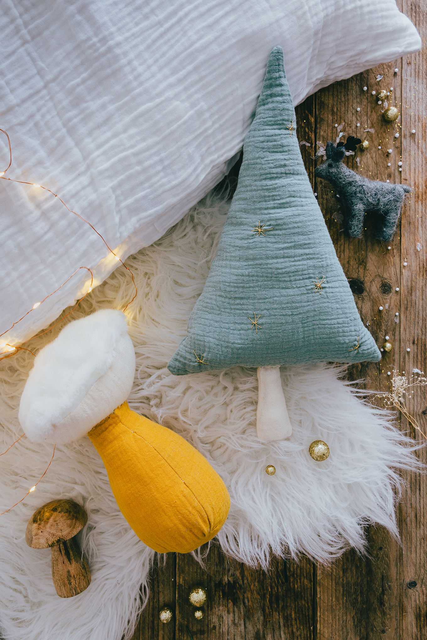 Christmas tree and mushroom cushions - Carnets Parisiens