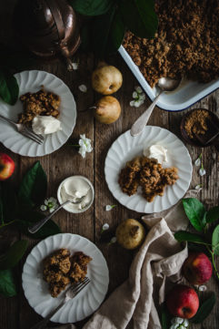 Crumble pomme poire et carottes roties au four