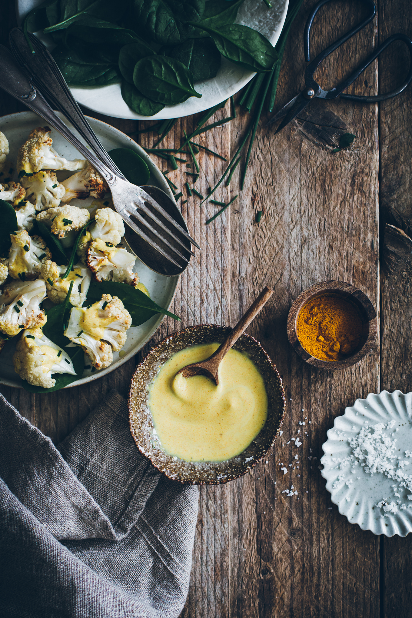 Roasted cauliflower curcuma sauce - Carnets Parisiens