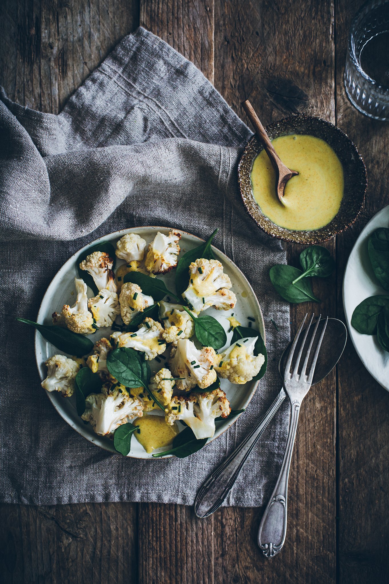 Roasted cauliflower curcuma sauce - Carnets Parisiens