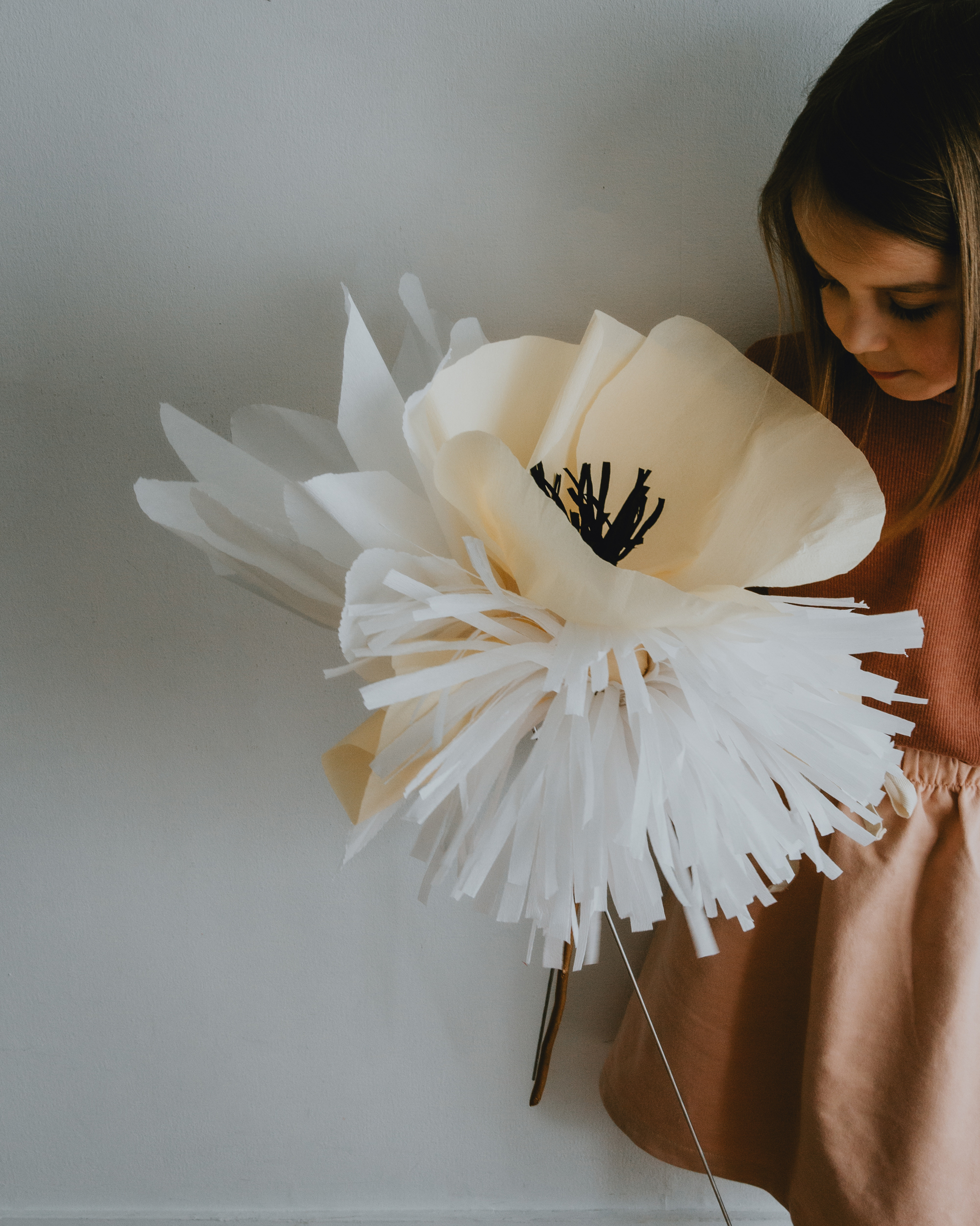 Les fleurs géantes en papier - Carnets Parisiens