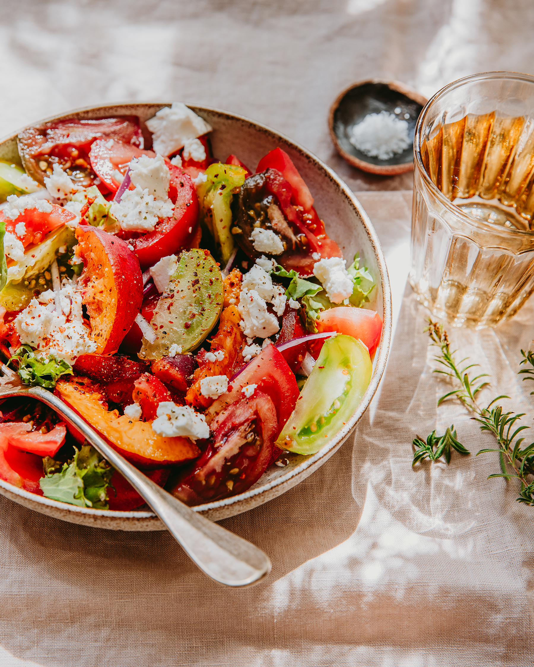 Salade de tomate, nectarine et feta